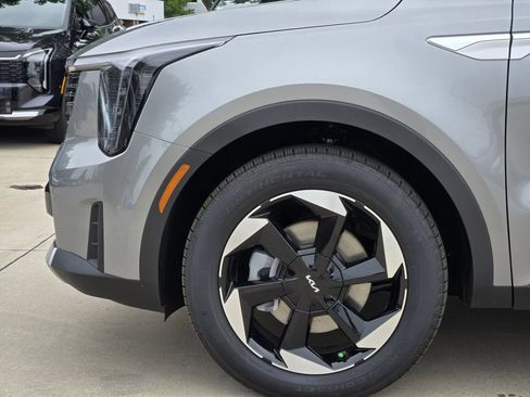 New 2026 Kia Sorento EX FWD image 5