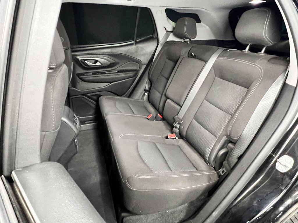 Used 2024 GMC Terrain SLE w/ Elevation Edition AWD/4WD image 17