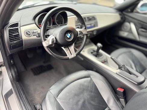 Used 2004 BMW Z4 2.5i image 14