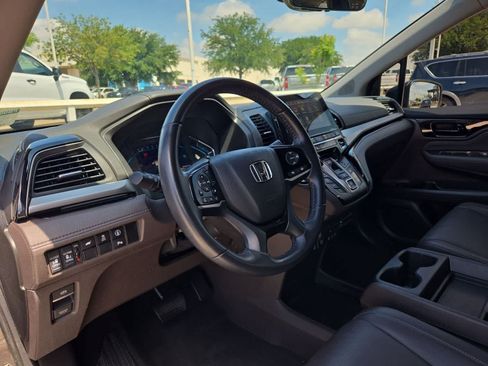 Used 2023 Honda Odyssey Touring image 2