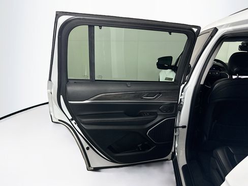 Used 2023 Jeep Grand Cherokee L Limited w/ Luxury Tech Group II image 26