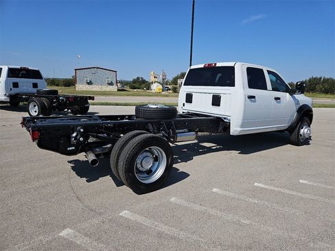 New 2026 RAM 5500 Tradesman w/ Chrome Appearance Group image 7