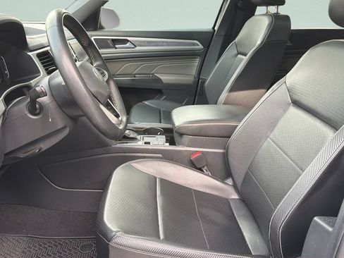 Used 2022 Volkswagen Atlas Cross Sport SE FWD image 27
