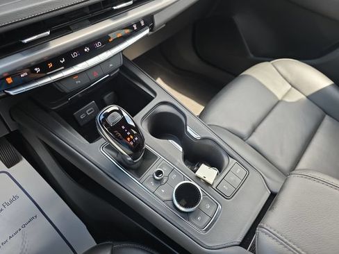 Used 2025 Cadillac XT4 Premium Luxury FWD image 25