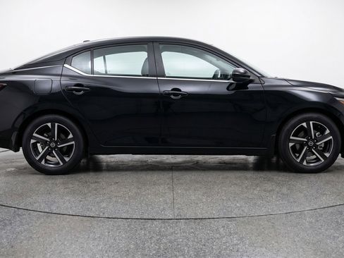 Used 2025 Nissan Sentra SV FWD image 11