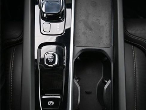 Used 2022 Volvo XC60 B5 Inscription w/ Advanced Package image 11