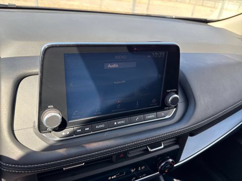Used 2025 Nissan Rogue SV FWD image 20