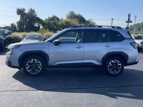 Used 2025 Subaru Forester Premium w/ Convenience Package #1 AWD/4WD image 4