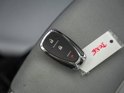 Used 2020 Chevrolet Equinox LS image 41