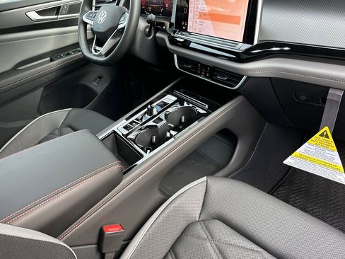 New 2025 Volkswagen Atlas Peak Edition SE image 16