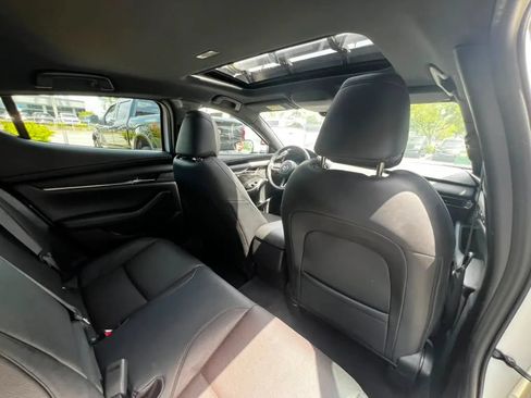 Used 2019 MAZDA MAZDA3 Hatchback w/ Premium Package FWD image 20