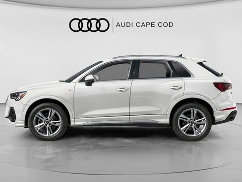 Used 2023 Audi Q3 2.0T Premium w/ Convenience Package AWD/4WD image 3