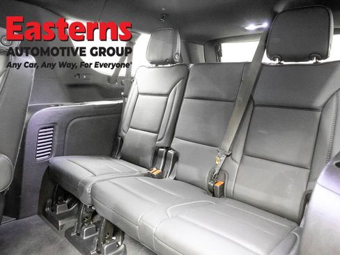 Used 2025 GMC Yukon XL Denali AWD/4WD image 28