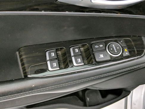 Used 2020 Kia Sorento AWD V6 image 17