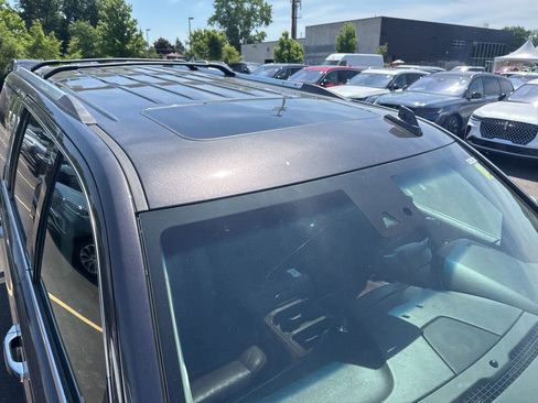 Used 2018 Chevrolet Suburban Premier AWD/4WD image 5