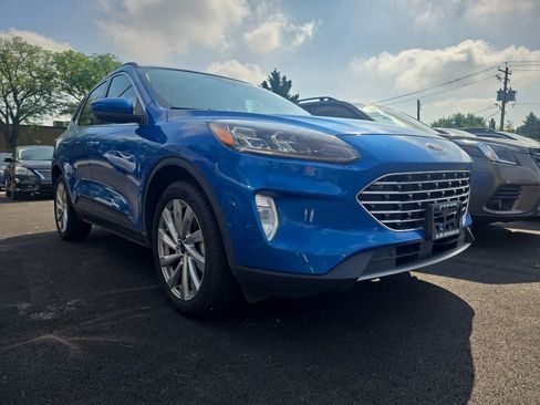 Used 2021 Ford Escape Titanium w/ Titanium Elite Package AWD/4WD image 2