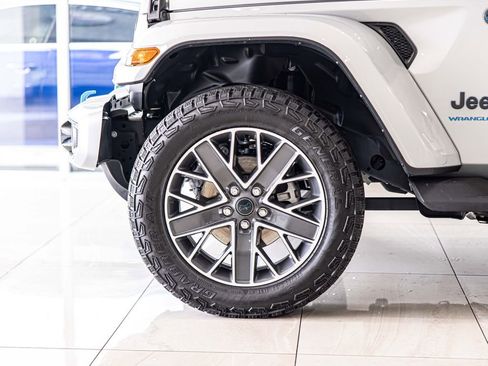 Used 2024 Jeep Wrangler High Altitude AWD/4WD image 9
