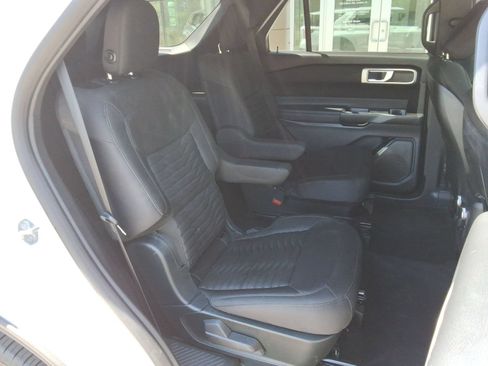 Used 2020 Ford Explorer XLT AWD/4WD image 33
