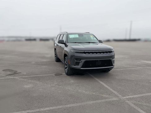 New 2026 Jeep Grand Wagoneer L Limited image 17