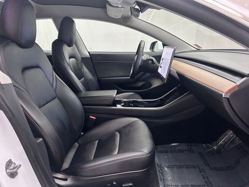 Used 2020 Tesla Model 3 Standard Range Plus image 19