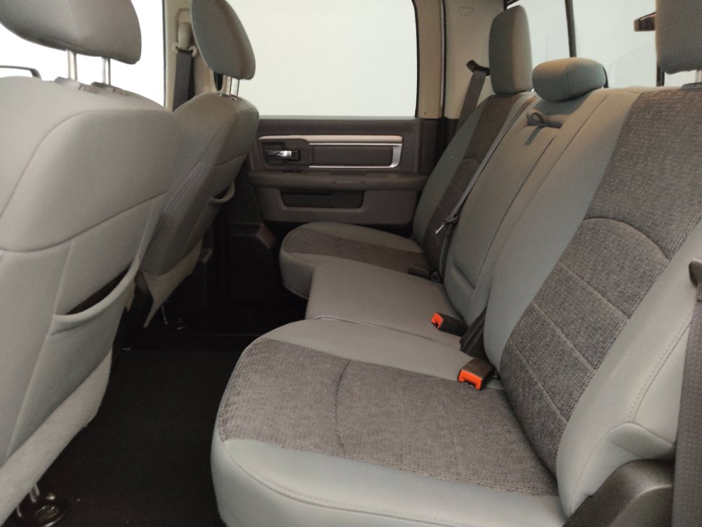 Used 2019 RAM 1500 Classic SLT w/ Luxury Group AWD/4WD image 18