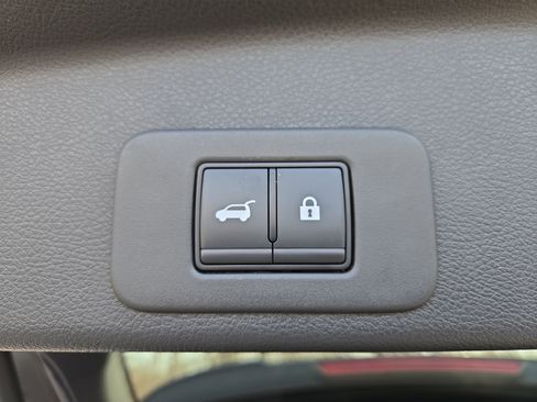 Used 2025 Nissan Murano SL image 10