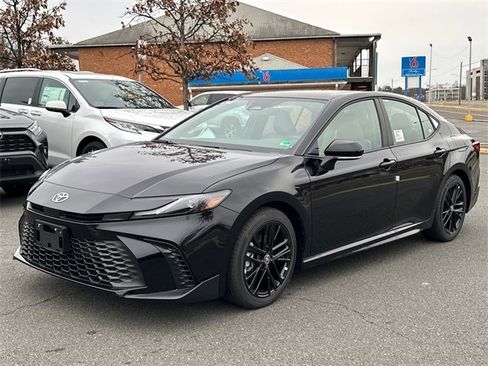 New 2026 Toyota Camry SE image 2