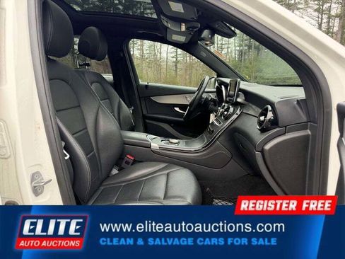 Used 2019 Mercedes-Benz GLC 300 4MATIC image 9