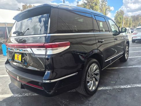 Used 2024 Lincoln Navigator Reserve AWD/4WD image 12
