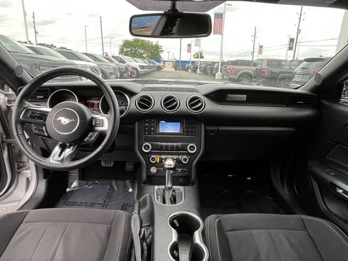 Used 2019 Ford Mustang Coupe RWD image 30