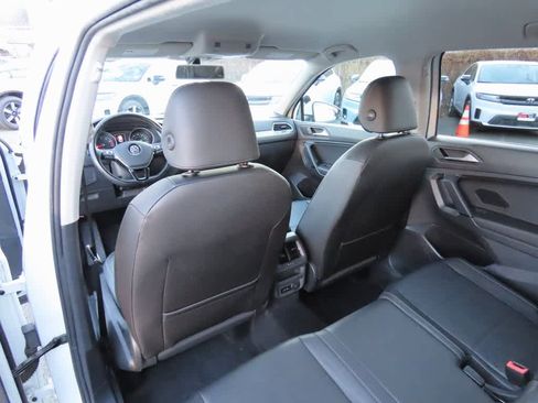 Used 2019 Volkswagen Tiguan SE image 15