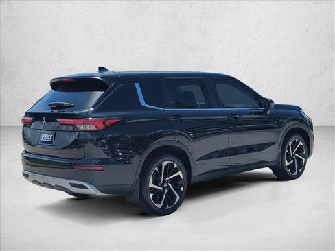Used 2023 Mitsubishi Outlander SE AWD/4WD image 5