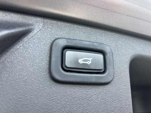 Used 2021 Land Rover Discovery Sport SE AWD/4WD image 76