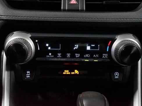 Certified 2025 Toyota RAV4 LE FWD image 20