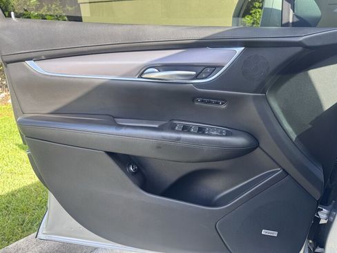 Used 2019 Cadillac XT5 Premium Luxury FWD image 13