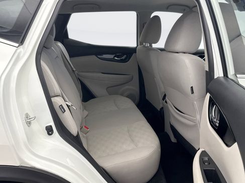 Used 2020 Nissan Rogue Sport SV image 17