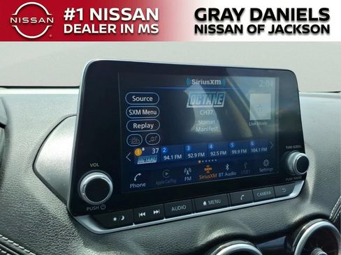 Used 2022 Nissan Sentra SV FWD image 16