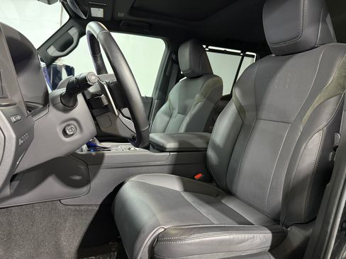 Used 2024 Lexus GX 550 image 5