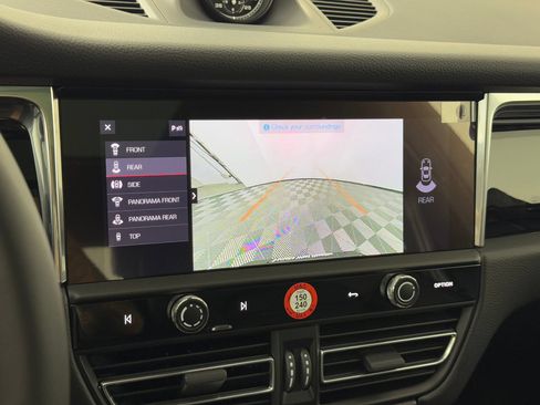 Certified 2026 Porsche Macan AWD/4WD image 22