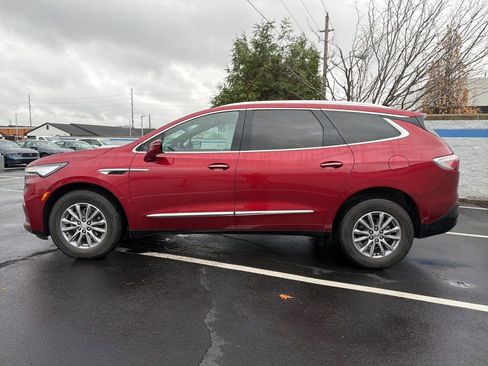 Used 2024 Buick Enclave Premium image 2