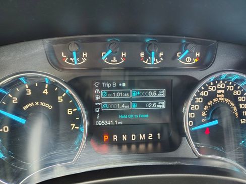 Used 2011 Ford F150 XLT w/ XLT Chrome Pkg image 8