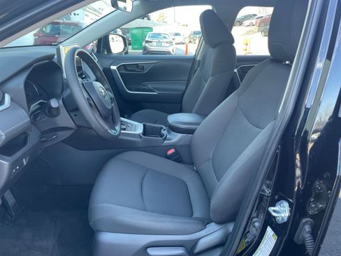 Used 2025 Toyota RAV4 LE image 25