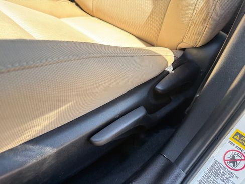 Used 2014 Toyota Corolla LE FWD image 14