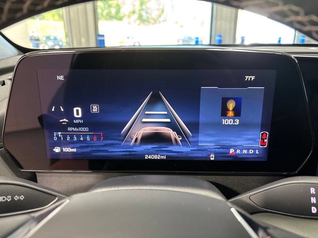 Used 2026 Chevrolet Traverse LT FWD image 17