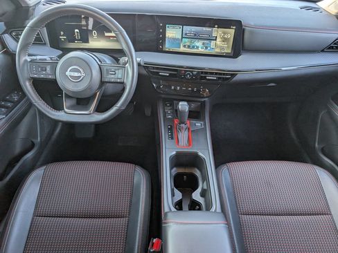 Used 2025 Nissan Kicks SR w/ SR Premium Package FWD image 9