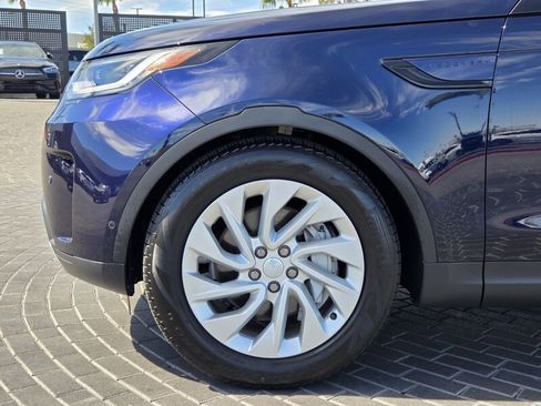 Used 2023 Land Rover Discovery S AWD/4WD image 12