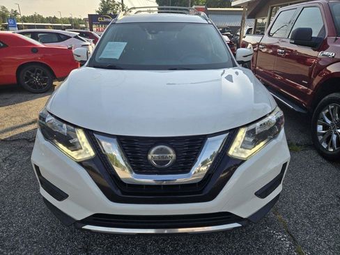 Used 2020 Nissan Rogue S w/ Special Edition Package FWD image 4