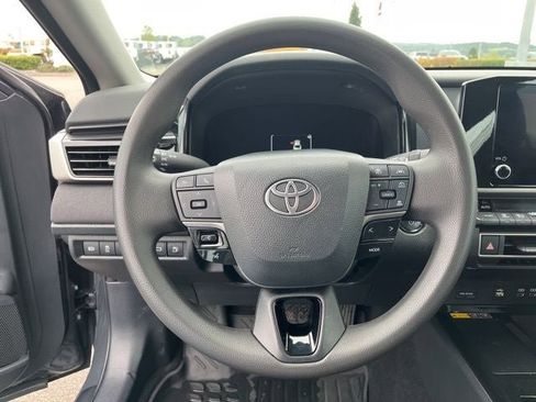Used 2025 Toyota Camry LE AWD/4WD image 21