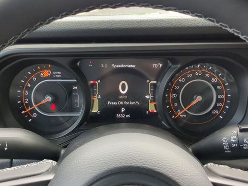 Used 2026 Jeep Wrangler Sport AWD/4WD image 14