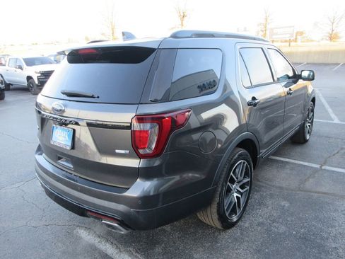 Used 2017 Ford Explorer Sport w/ Equipment Group 401A image 5